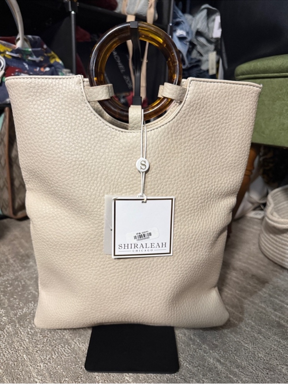 Minimal Cream Tote with Tortoiseshell Ring Handles - Picture 3 of 10